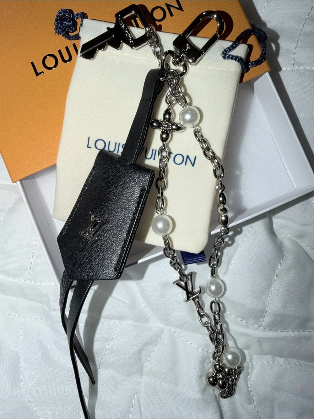 Fashion Black Leather Key & Card Holder with Chain